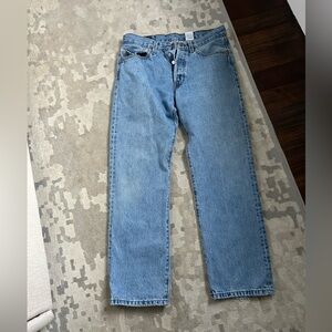 Levi’s vintage 501 32x30 jeans
Vintage- from early 2000s 
Fits like a size 29